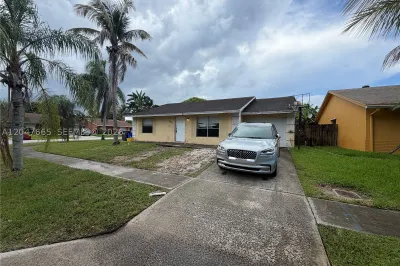 6117 Blue Grass Cir 1