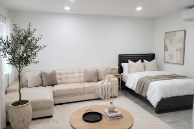 7975 Crespi Boulevard #3A 1