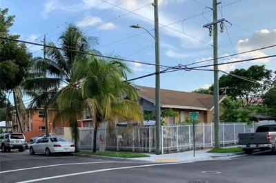1104 NW 6th St 1