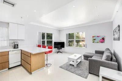 1542 Drexel Ave #202 1