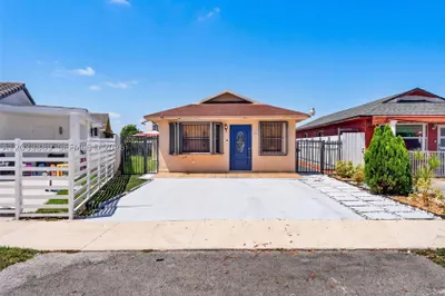 983 W 42nd Pl 1