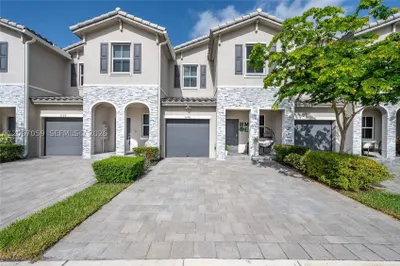 1116 SE 26th Ter 1