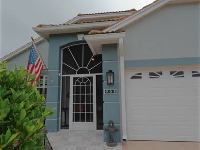 908 NW Sarria Court