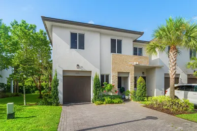 610 Pioneer Way 1