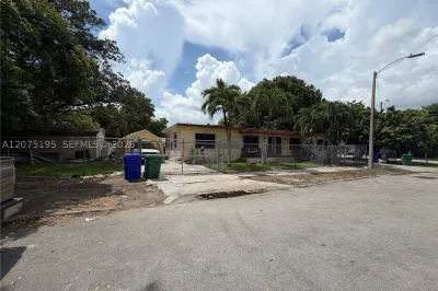 2340 NW 15th Ave 1