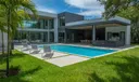 7425 Howard Dr Photo