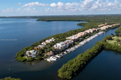 6226 Paradise Point Dr #6226 1