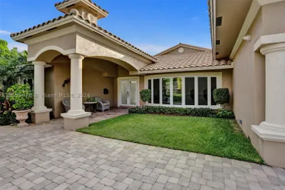301 Tropic Dr 1