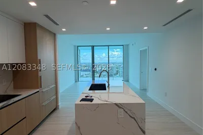 2411 Laguna Cir #2307 1