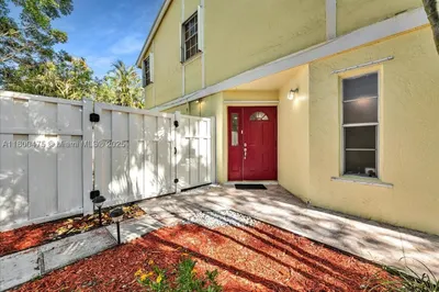 1060 SW 111th Way 1