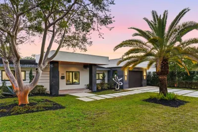 400 NW 24th St 1