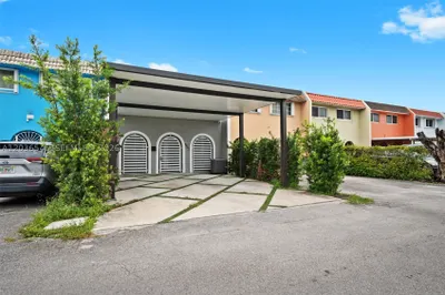 6832 W 2nd Ct #6832 1
