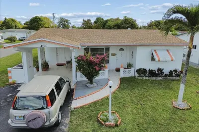 4290 NW 49th Terrace Nw 1