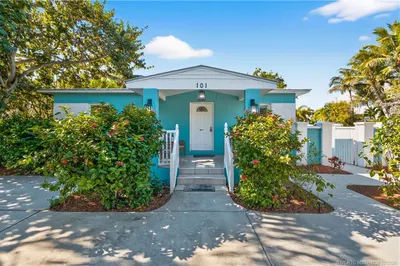 101 Eldorado Street 1
