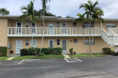 2214 NE 1st Way #102 1
