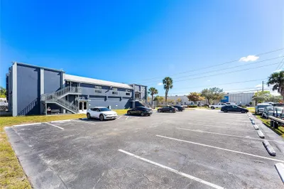 325 SW 26th Street 1
