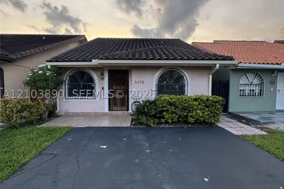 5640 W 20th Ct 1