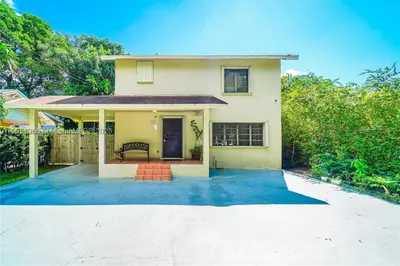 927 SW 15th Ave 1