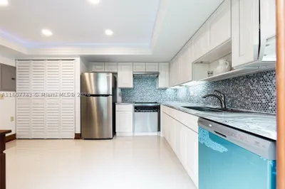 7563 W Sunrise Blvd #7563 1