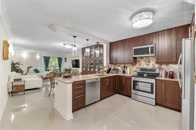 961 SE 20th Avenue #202 1