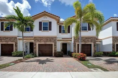 5182 Ashley River Road 1