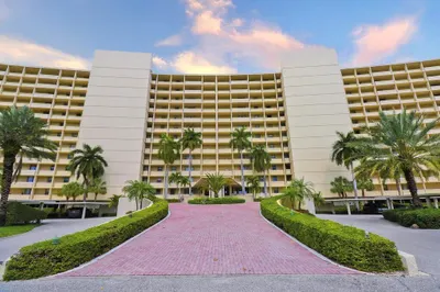 134 Lakeshore Drive #213 1