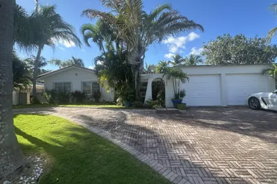 1251 Manor Drive 1