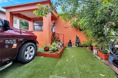 2137 NW 33rd St 1
