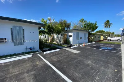 637 NW 15 Ter 1