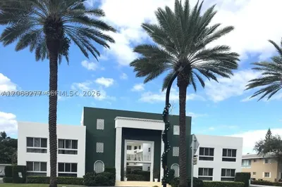 9920 Collins Ave #14 1