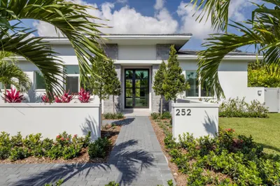 252 NE 17th Street 1