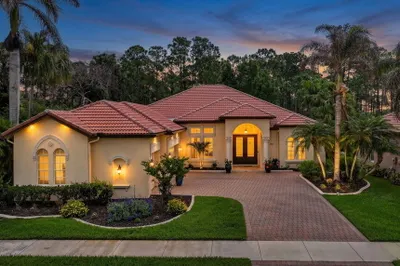 808 SW Classico Court 1
