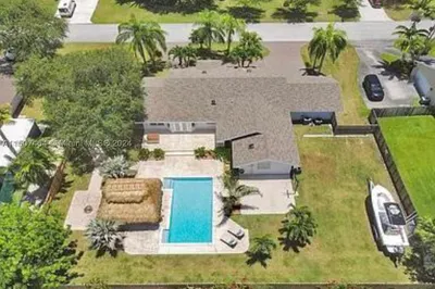 17640 SW 85th Ave 1