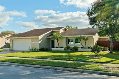 920 NW 49th Avenue 1