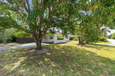 4460 NE 13th Ter 1
