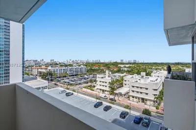2899 Collins Ave #1022 1