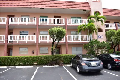 9461 Sunrise Lakes Blvd #103 1