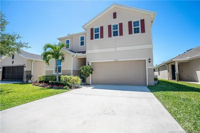 5520 NW Pine Trail Circle 1
