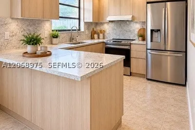 1095 W 37th St 1