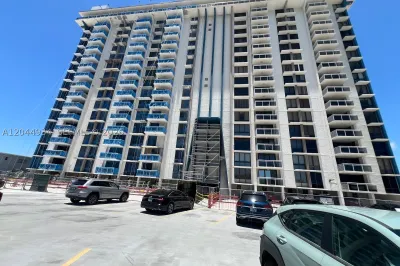 1600 S Ocean Dr #18C 1
