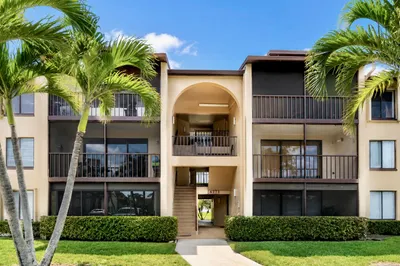 627 Sea Pine Way #C2 1