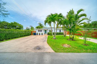 6623 SW 53rd Ter 1