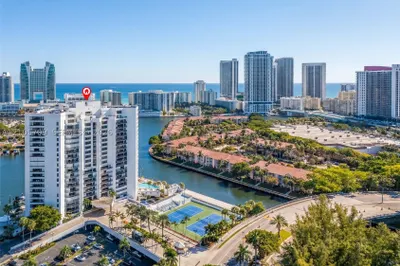 300 Three Islands Blvd #516 1