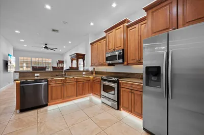 5102 Artesa Way W 1