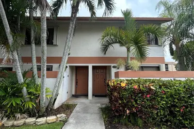 4401 SW 70th Ter #4401 1