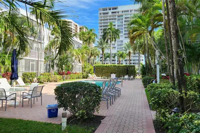 10150 Collins Ave #202S 1