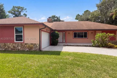 3123 SE Quanset Cir 1