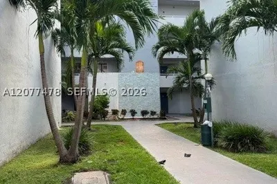 8215 SW 152 AV #G-414 1