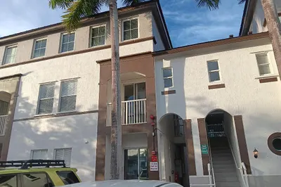 4321 SW 160th Avenue #203 1