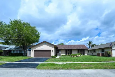 8631 NW 48th St 1